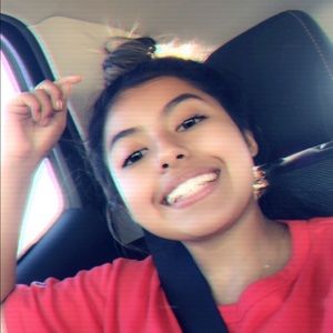 Meet your Posher, Perla